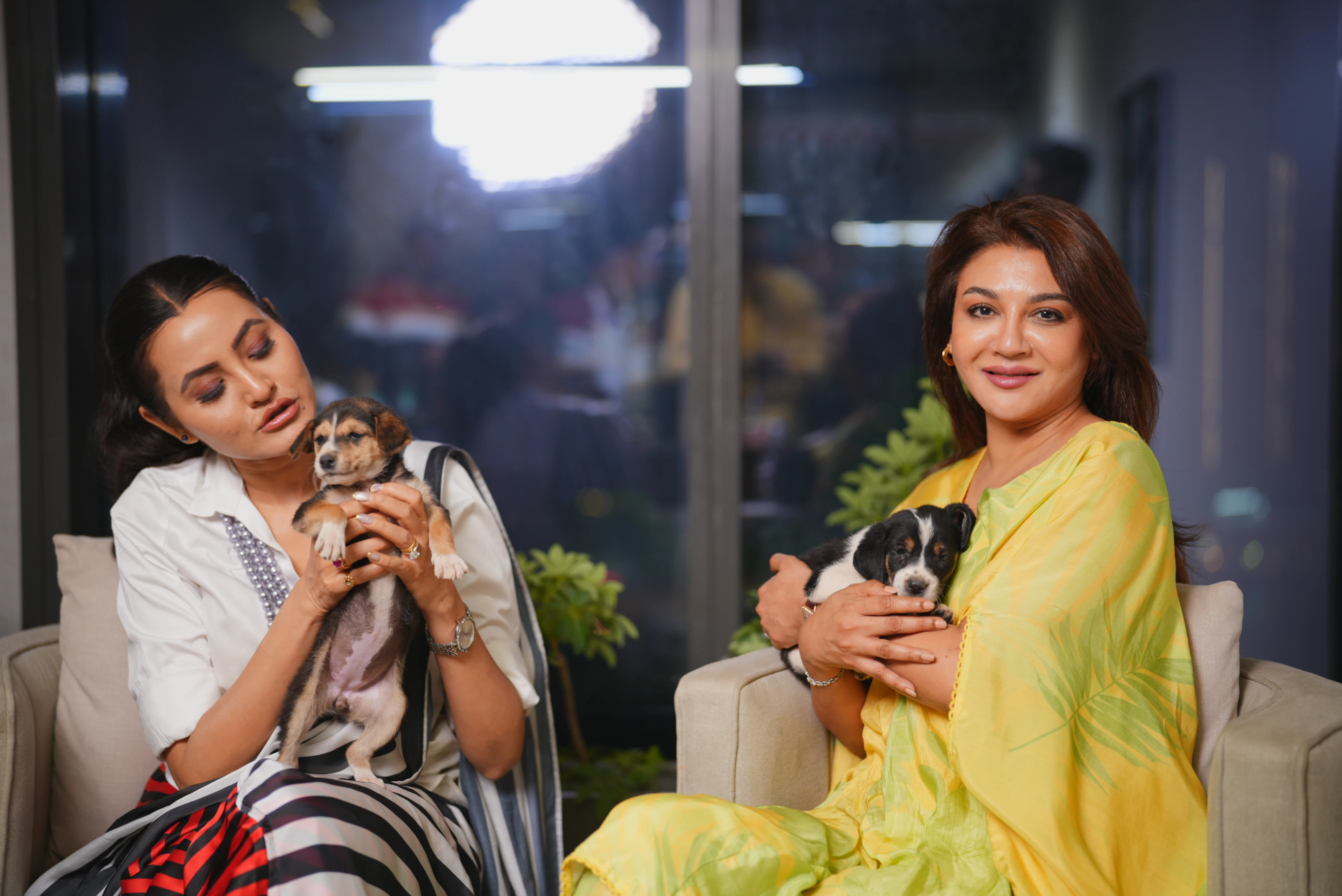 "কলকাতার কুকুরছানার" ব্রডকাস্টে বিশেষ অতিথি জয়া আহসান।