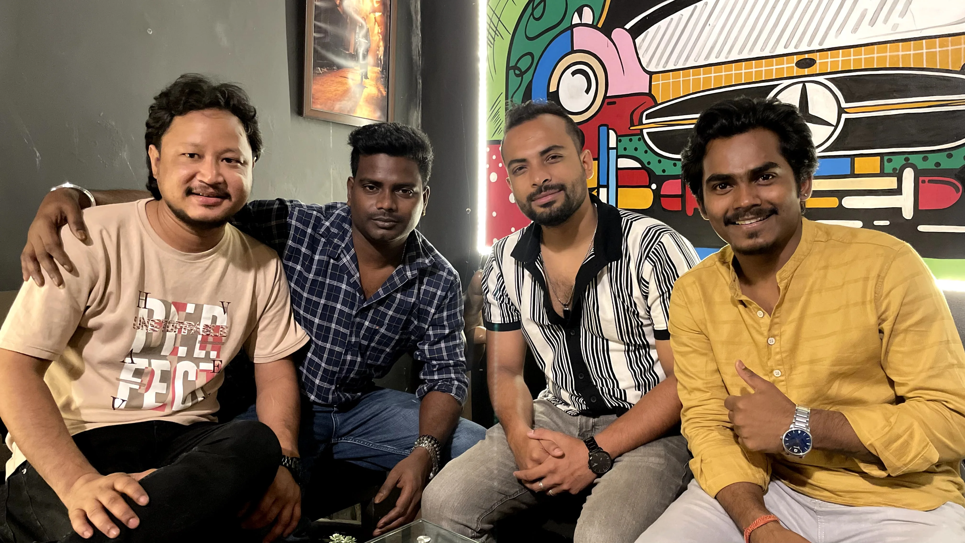 জাঁকজমকপূর্ণ অনুষ্ঠানে মুক্তি পেল “তোর পাড়াতে”! জাঙ্ক ইয়ার্ড ক্যাফেতে চাঁদের হাট - content image